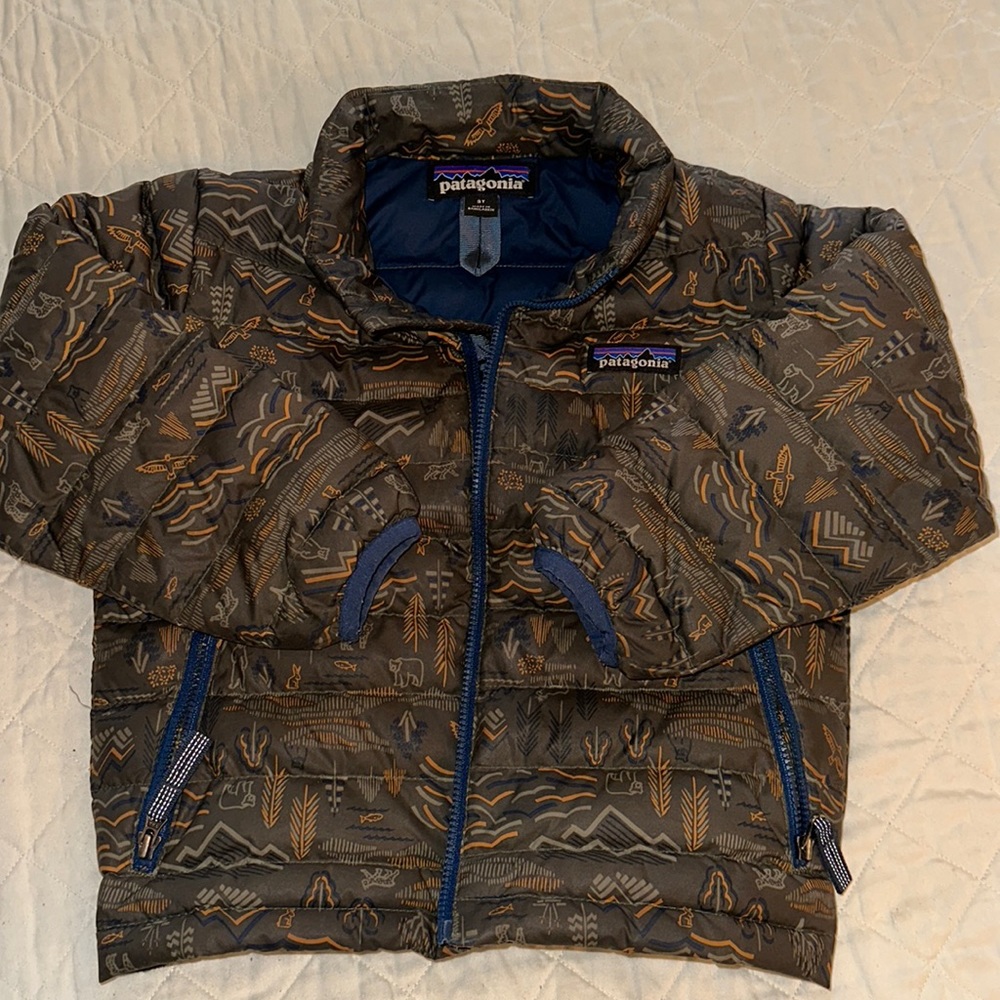Patagonia baby down sweater jacket.  Size 3T.  Excellent condition.